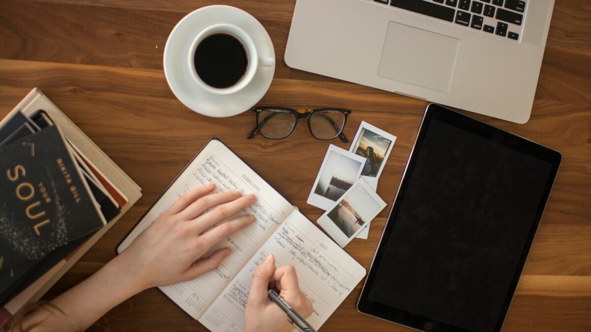 10 Essential Tips for Writing a Successful Blog Post: A Comprehensive Guide
