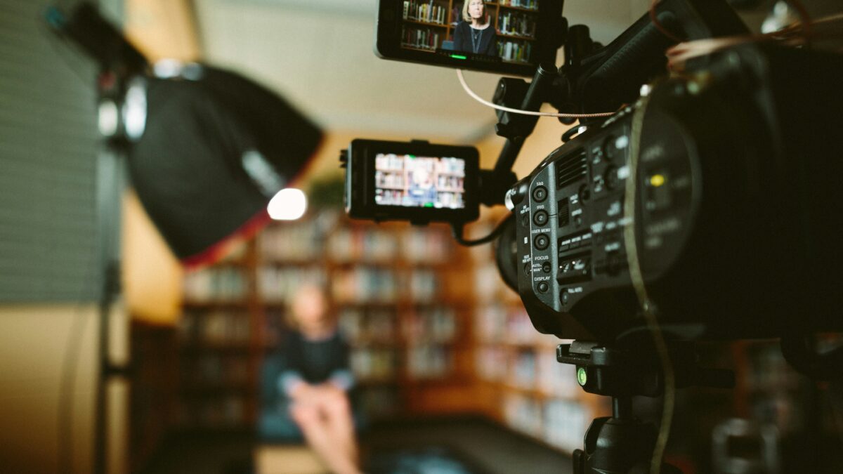 The Evolution of News Reporting: From Print to Digital Media