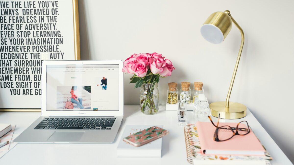 The Ultimate Guide to Creating a Successful Blog: Tips and Tricks for Beginners