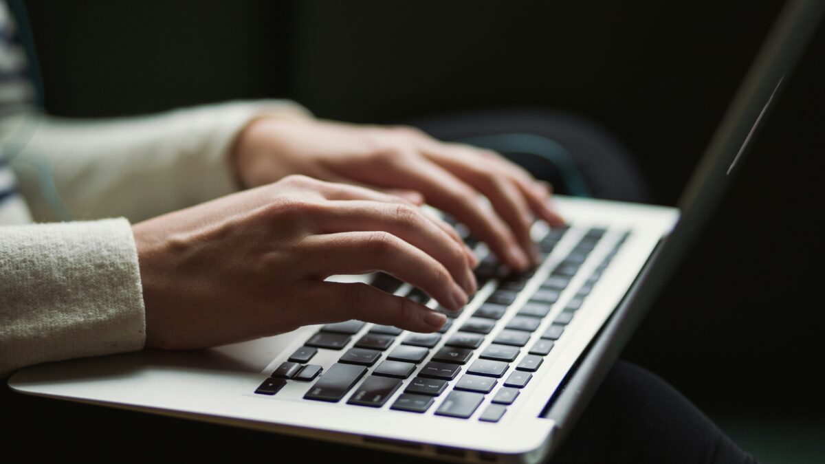 Navigating the Blogging World: A Comprehensive Guide for New Writers