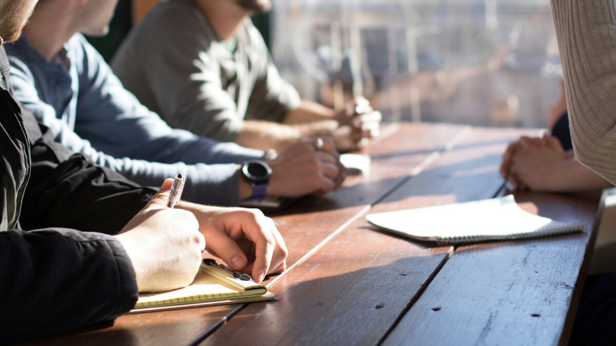 The Benefits of Networking and Building Relationships in the Business World