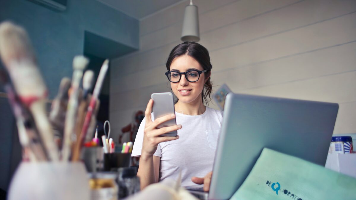 How to Successfully Navigate the World of Business: Tips and Tricks for New Entrepreneurs