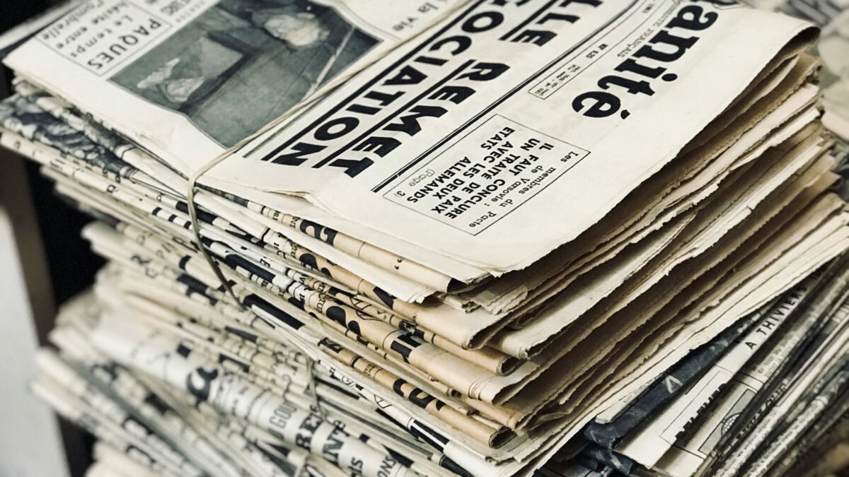 Navigating Misinformation: How Blogs Can Provide Clarity in Today’s News Cycle