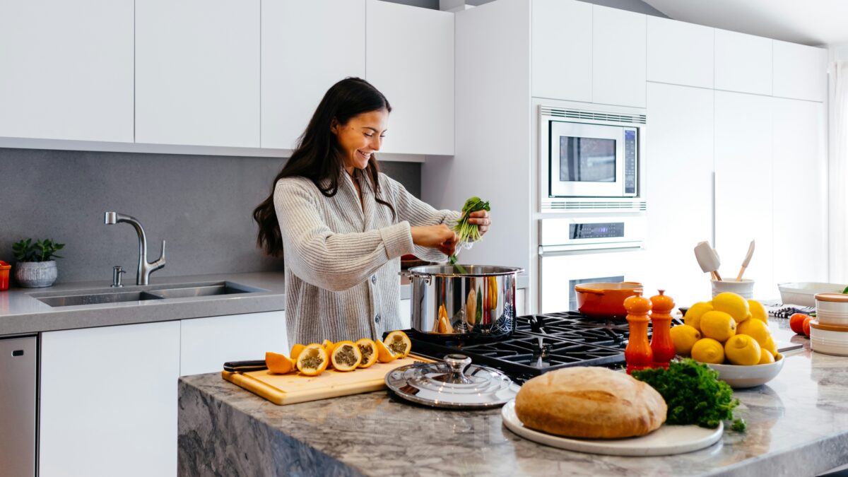 10 Simple Lifestyle Changes That Can Improve Your Health and Happiness