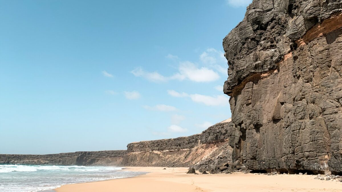 Exploring Hidden Gems: A Guide to Off-the-Beaten-Path Places