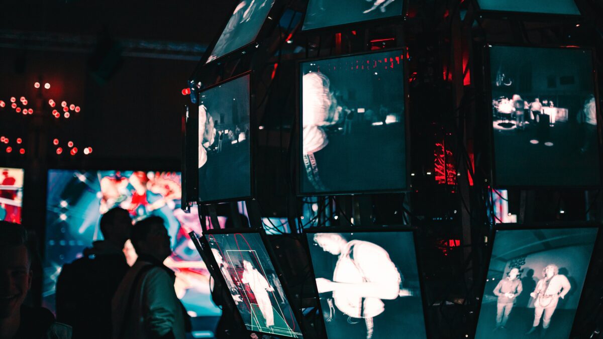 The Latest Tech Trends: A Deep Dive Into the World of Technology