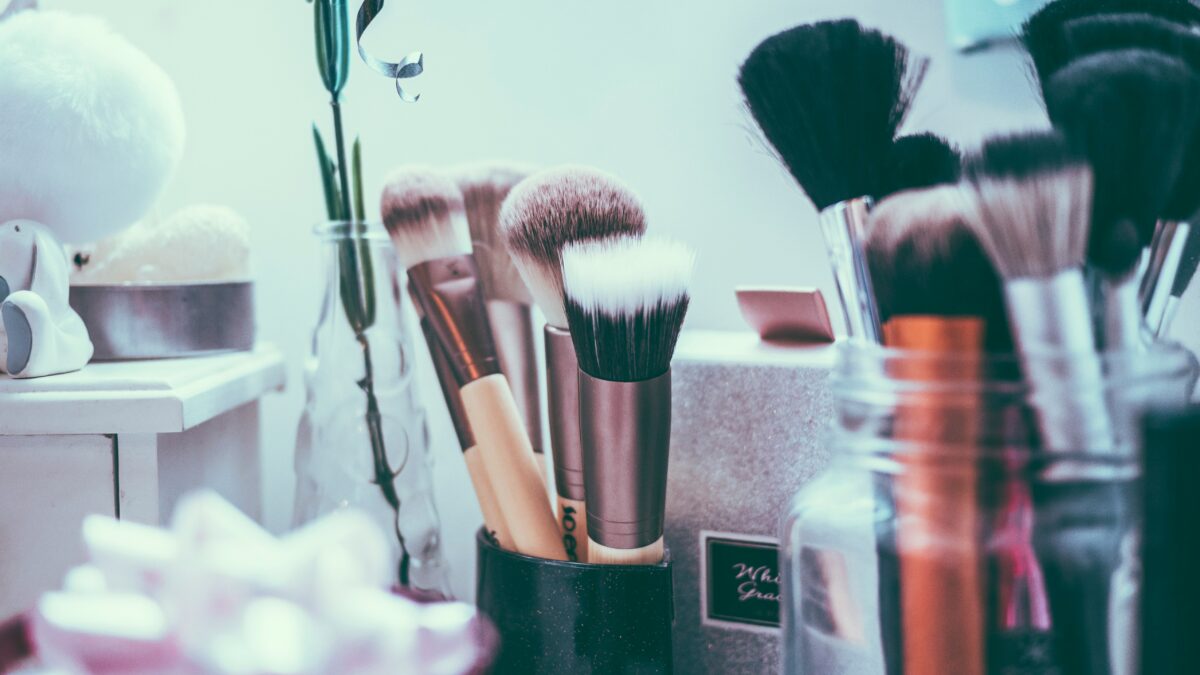Sustainable Beauty: Eco-Friendly Products That Transform Your Skin