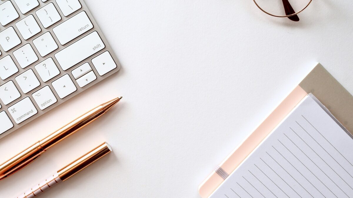 From Product to Page: How to Write a Captivating Review Blog Article