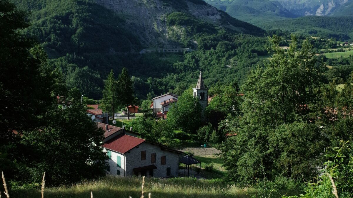 Top 10 Must-Visit Destinations for Every Travel Enthusiast